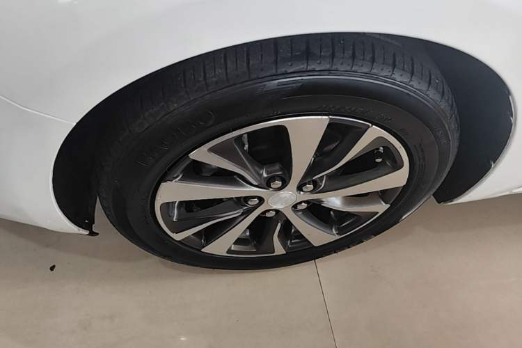 Used Buick Excelle GX 2019 18T Automatic Connected Elite Model China VI Standard Left Front Wheel Hub