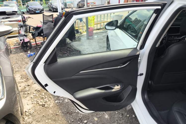 Used Buick Excelle GX 2019 18T Automatic Connected Elite Model China VI Standard Left Rear Door Interior