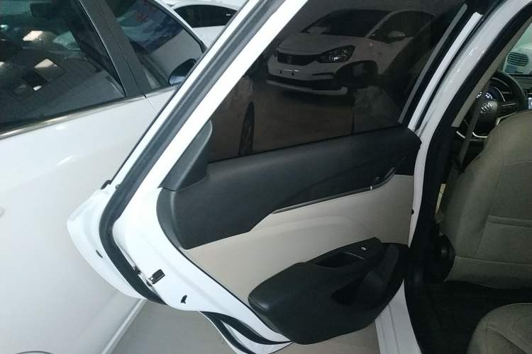 Used Buick Excelle GX 2019 15T Dual-Clutch Connected Elite Version China V Standard Left Rear Door Interior