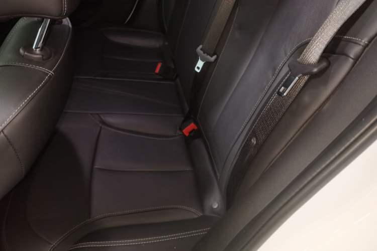 Used Buick Excelle GX 2019 18T Automatic Connected Elite Model China VI Standard Left Rear Seat