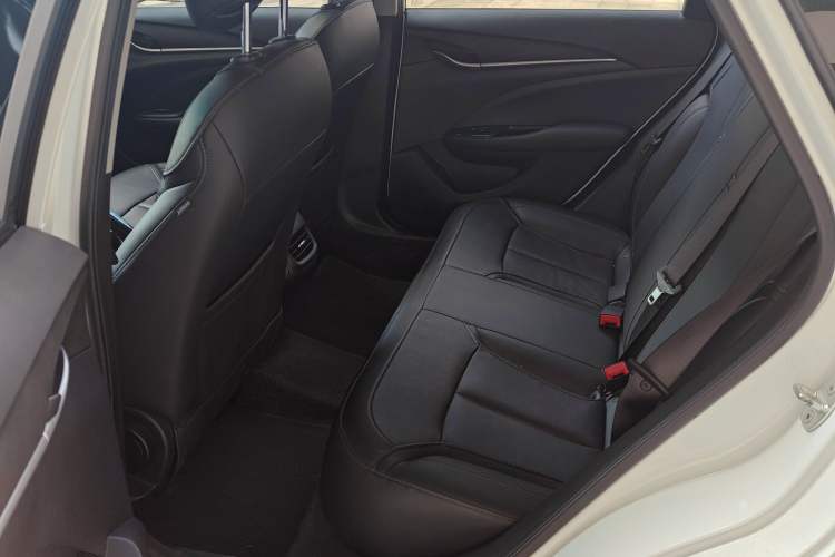 Used Buick Excelle GX 2019 18T Automatic Connected Elite Model China VI Standard Left Rear Seat