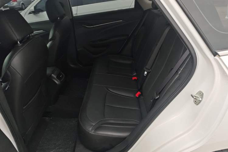 Used Buick Excelle GX 2019 18T Automatic Connected Elite Model China VI Standard Left Rear Seat