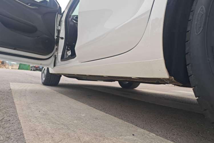 Used Buick Excelle GX 2019 18T Automatic Connected Elite Model China VI Standard Left Side Sill