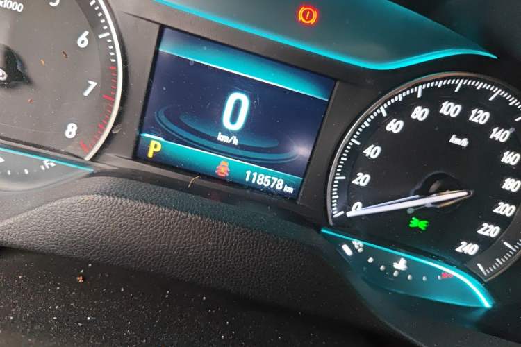 Used Buick Excelle GX 2019 18T Automatic Connected Elite Model China VI Standard Odometer Close Up