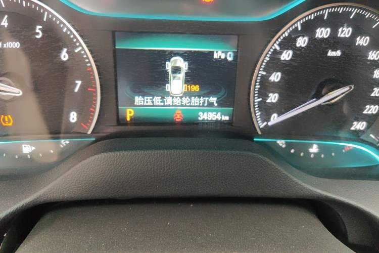 Used Buick Excelle GX 2019 18T Automatic Connected Elite Model China VI Standard Odometer Close Up