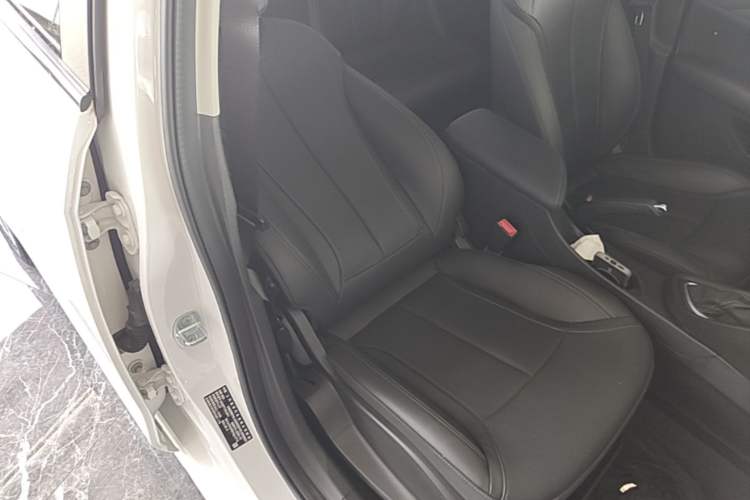 Used Buick Excelle GX 2019 18T Automatic Connected Elite Model China VI Standard Right Front Seat
