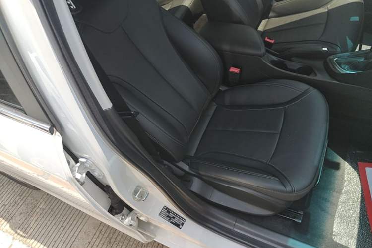 Used Buick Excelle GX 2019 18T Automatic Connected Elite Model China VI Standard Right Front Seat