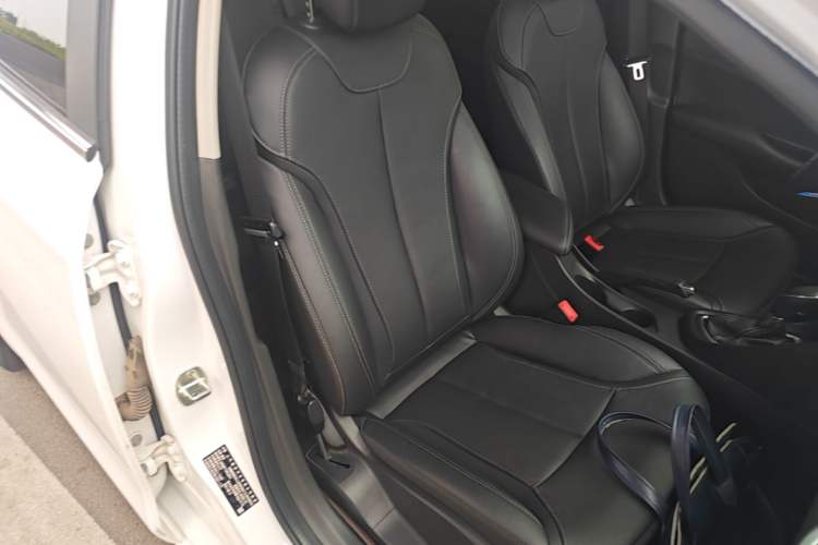 Used Buick Excelle GX 2019 18T Automatic Connected Elite Model China VI Standard Right Front Seat