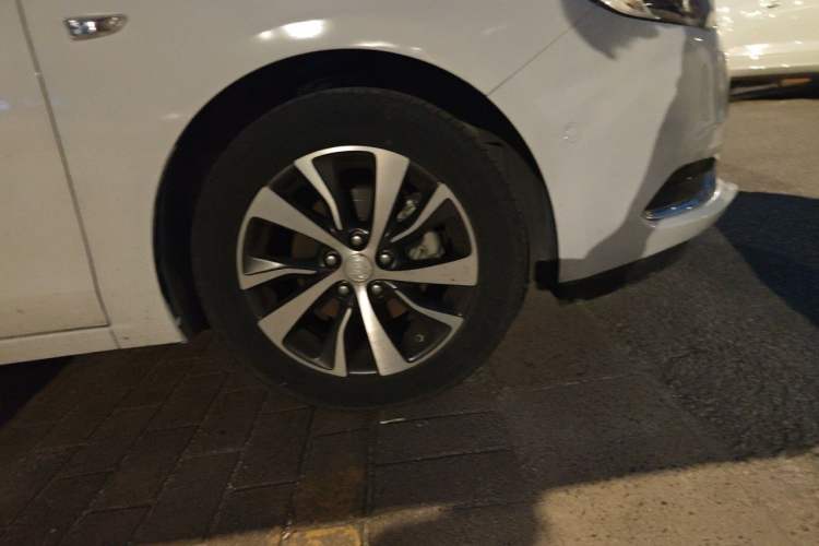 Used Buick Excelle GX 2019 18T Automatic Connected Flagship Version China VI Standard Right Front Wheel Hub