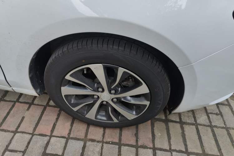 Used Buick Excelle GX 2019 18T Automatic Connected Elite Model China V Standard Right Front Wheel Hub