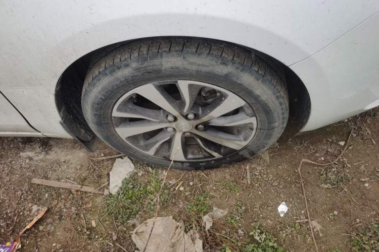 Used Buick Excelle GX 2019 18T Automatic Connected Elite Model China VI Standard Right Front Wheel Hub