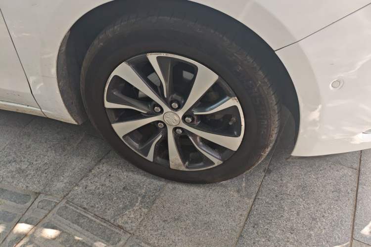 Used Buick Excelle GX 2019 18T Automatic Connected Flagship Version China VI Standard Right Front Wheel Hub