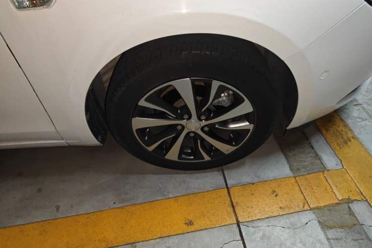 Used Buick Excelle GX 2019 18T Automatic Connected Flagship Version China VI Standard Right Front Wheel Hub