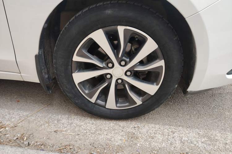 Used Buick Excelle GX 2019 18T Automatic Connected Elite Model China V Standard Right Front Wheel Hub
