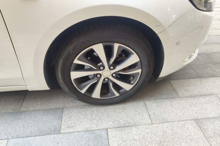 Used Buick Excelle GX 2019 18T Automatic Connected Flagship Version China VI Standard Right Front Wheel Hub
