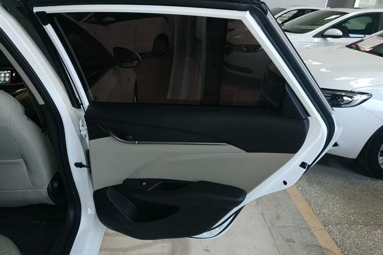 Used Buick Excelle GX 2019 15T Dual-Clutch Connected Elite Version China V Standard Right Rear Door Interior