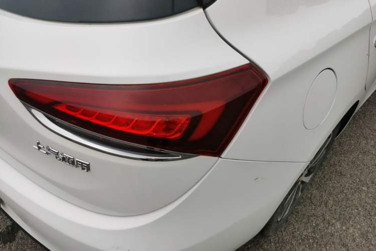 Used Buick Excelle GX 2019 18T Automatic Connected Elite Model China VI Standard Right Rear Taillight