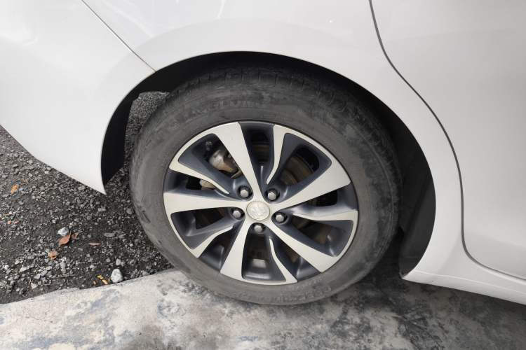 Used Buick Excelle GX 2019 18T Automatic Connected Elite Model China VI Standard Right Rear Wheel Hub