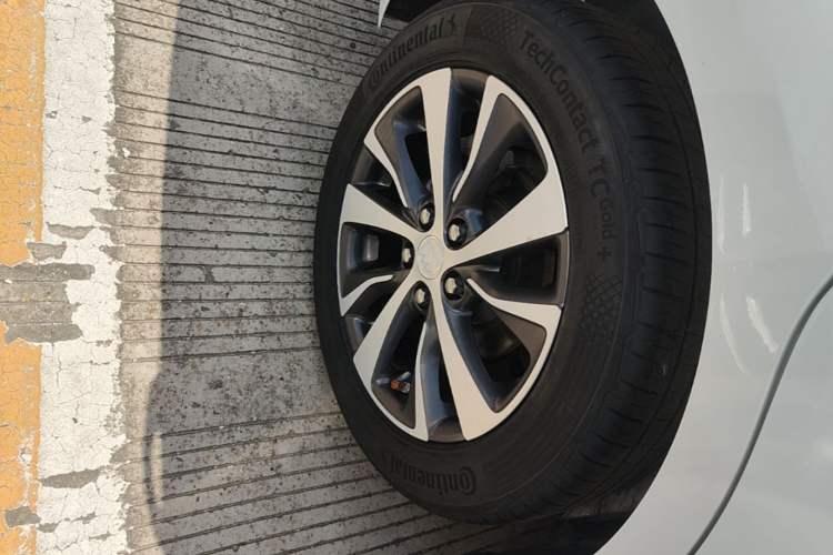 Used Buick Excelle GX 2019 18T Automatic Connected Elite Model China VI Standard Right Rear Wheel Hub