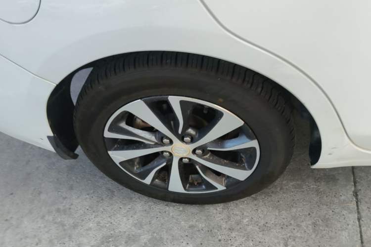 Used Buick Excelle GX 2019 18T Automatic Connected Elite Model China V Standard Right Rear Wheel Hub
