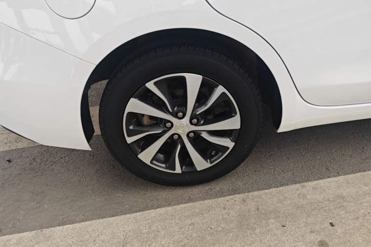 Used Buick Excelle GX 2019 18T Automatic Connected Elite Model China VI Standard Right Rear Wheel Hub