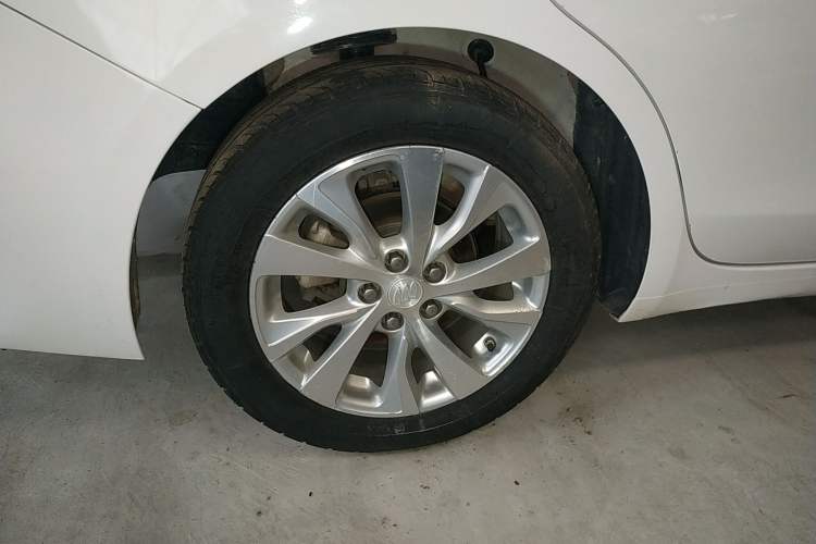 Used Buick Excelle GX 2019 15T Dual-Clutch Connected Elite Version China V Standard Right Rear Wheel Hub