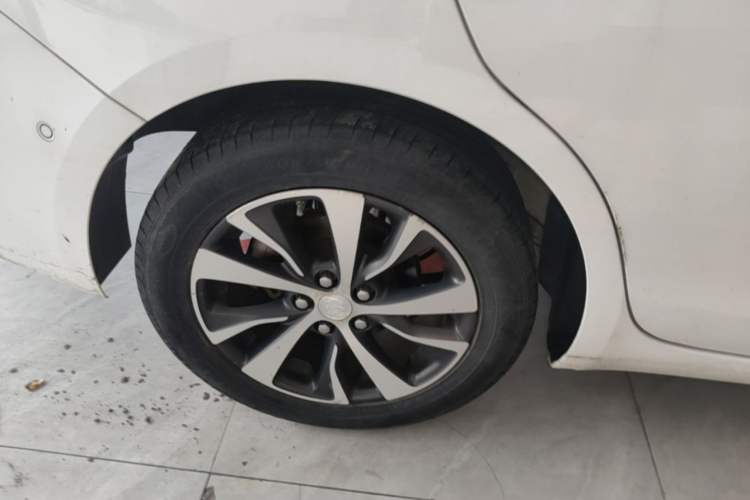 Used Buick Excelle GX 2019 18T Automatic Connected Flagship Version China VI Standard Right Rear Wheel Hub