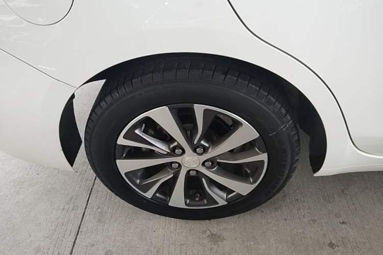 Used Buick Excelle GX 2019 18T Automatic Connected Elite Model China VI Standard Right Rear Wheel Hub