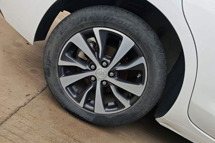 Used Buick Excelle GX 2019 18T Automatic Connected Elite Model China VI Standard Right Rear Wheel Hub