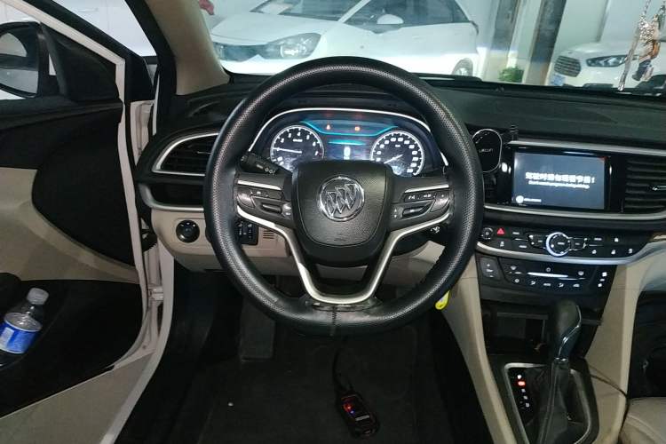 Used Buick Excelle GX 2019 15T Dual-Clutch Connected Elite Version China V Standard Steering Wheel