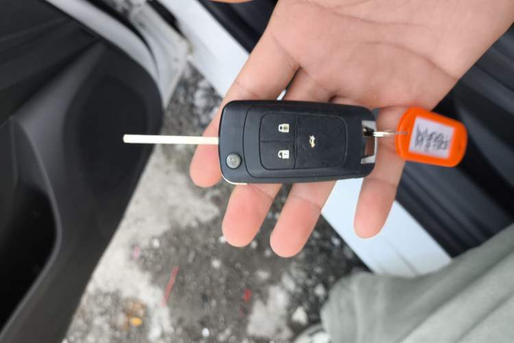 Used Buick Excelle GX 2019 18T Automatic Connected Elite Model China VI Standard Vehicle Key