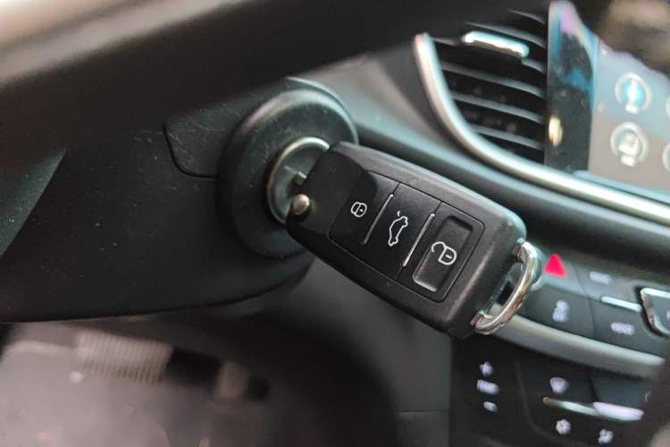 Used Buick Excelle GX 2019 18T Automatic Connected Elite Model China VI Standard Vehicle Key