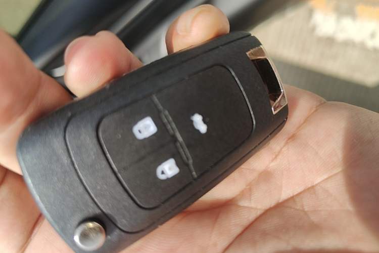 Used Buick Excelle GX 2019 18T Automatic Connected Elite Model China VI Standard Vehicle Key