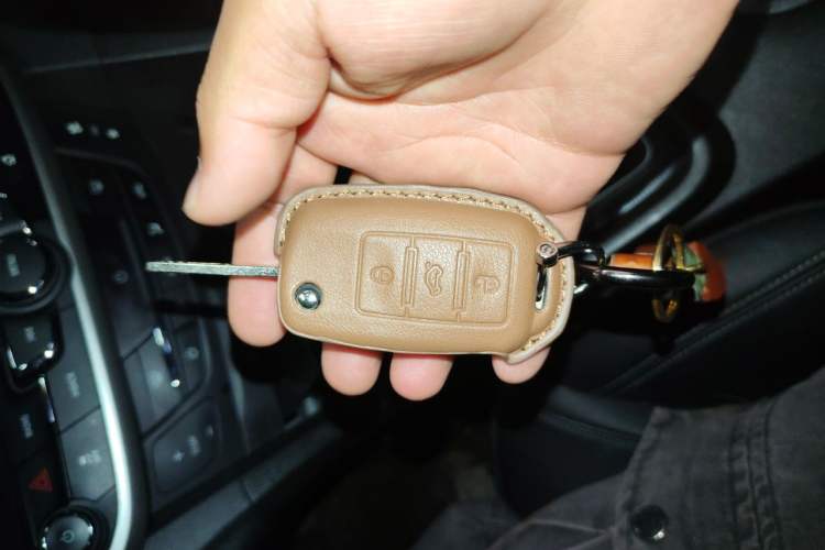 Used Buick Excelle GX 2019 18T Automatic Connected Elite Model China VI Standard Vehicle Key