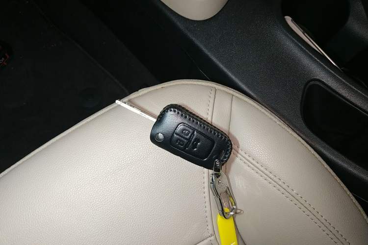 Used Buick Excelle GX 2019 15T Dual-Clutch Connected Elite Version China V Standard Vehicle Key