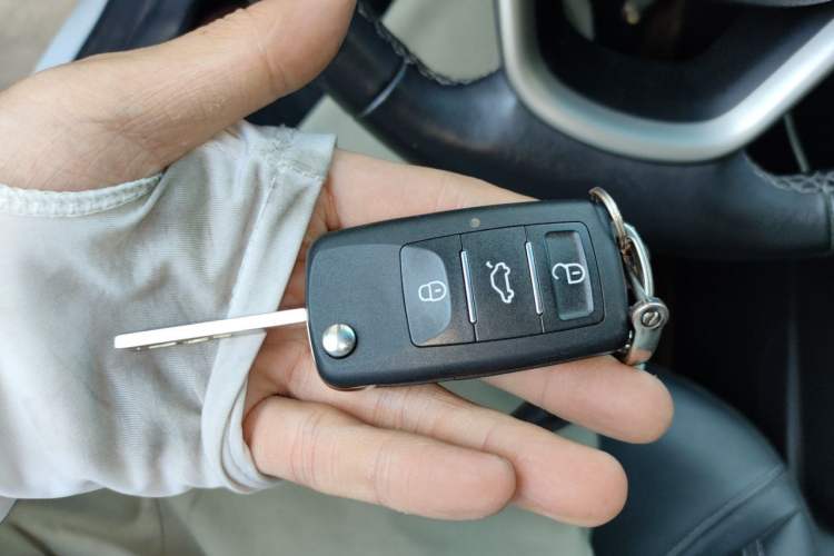 Used Buick Excelle GX 2019 18T Automatic Connected Elite Model China VI Standard Vehicle Key