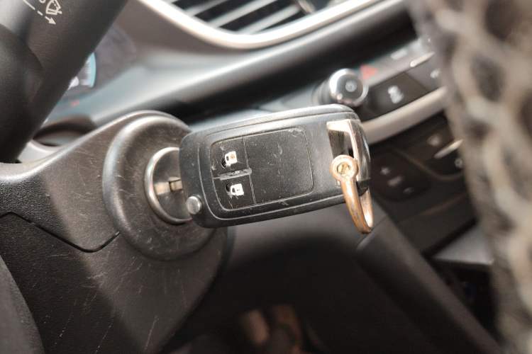 Used Buick Excelle GX 2019 18T Automatic Connected Elite Model China V Standard Vehicle Key