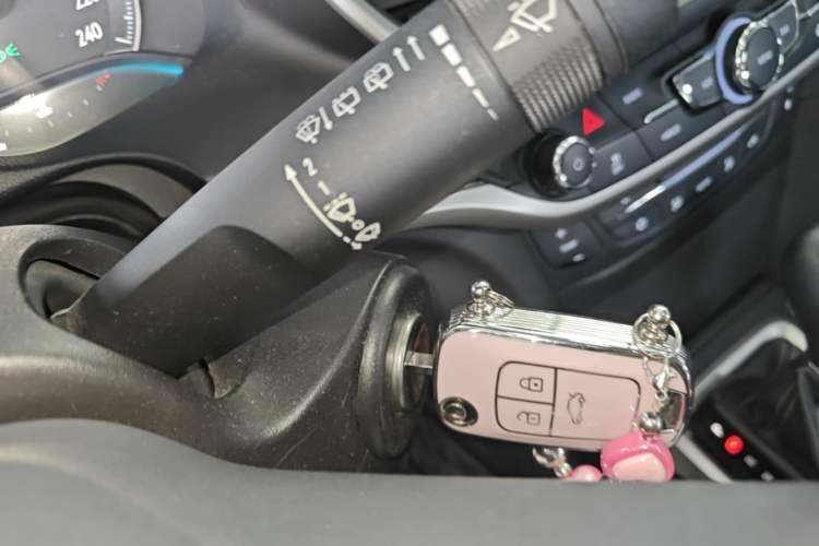 Used Buick Excelle GX 2019 18T Automatic Connected Elite Model China VI Standard Vehicle Key