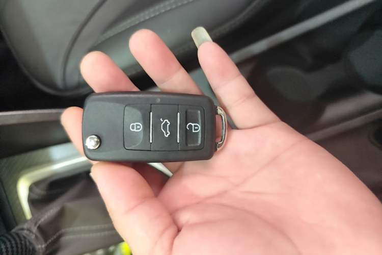 Used Buick Excelle GX 2019 18T Automatic Connected Elite Model China VI Standard Vehicle Key