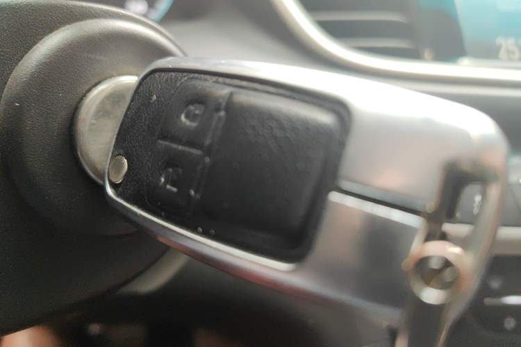 Used Buick Excelle GX 2019 18T Automatic Connected Elite Model China VI Standard Vehicle Key