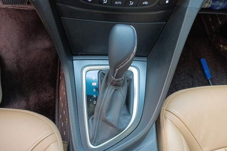Used Buick Excelle GX 2019 18T Automatic Connected Flagship Version China VI Standard Gear Lever