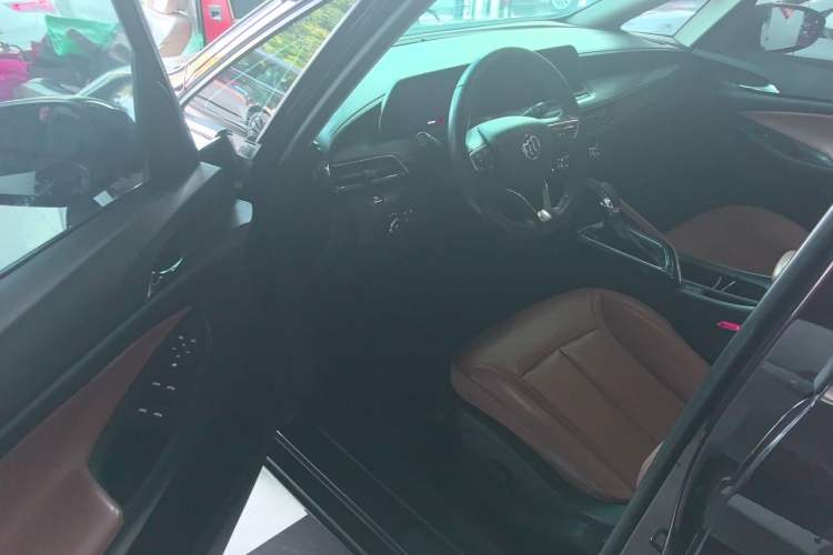 Used Buick GL6 2021 323T Mild Hybrid Connect Luxury Model Interior 2