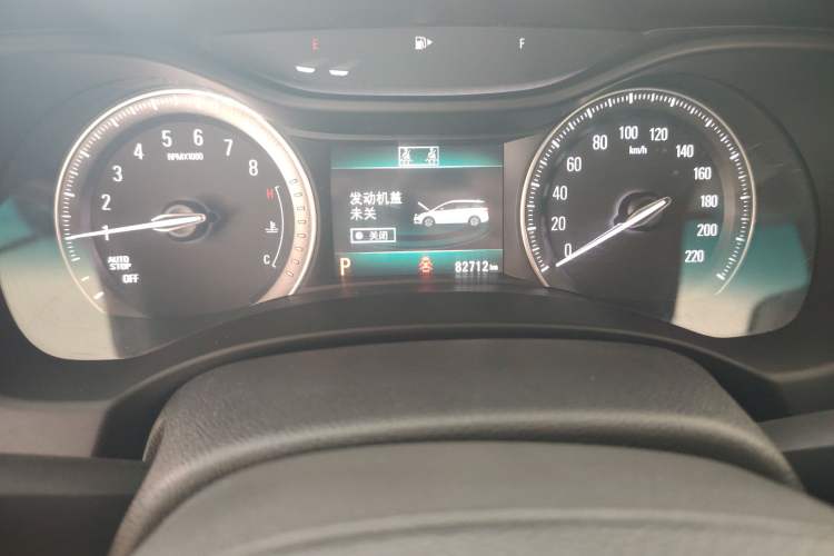 Used Buick GL6 2018 18T 6-Seater Luxury Model Odometer Close Up