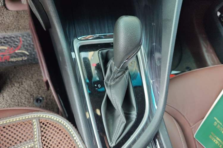 Used Buick GL6 2018 18T 6-Seater Prestige Model Gear Lever