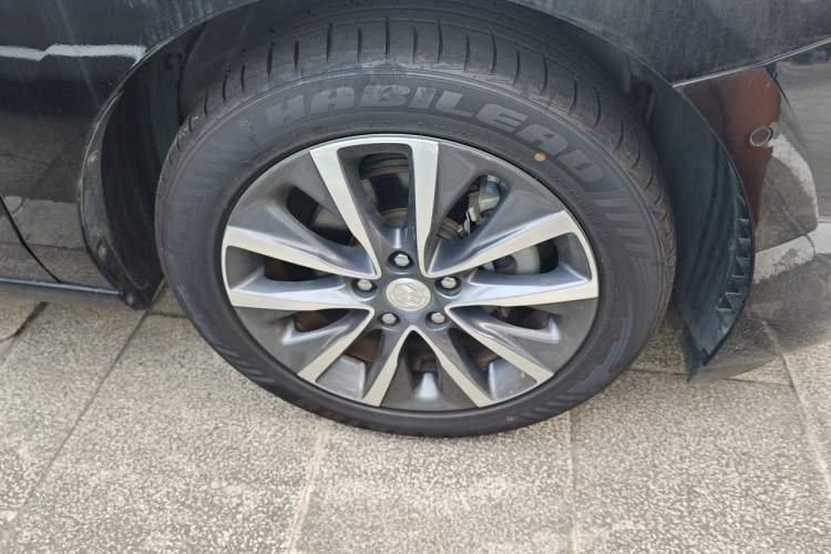 Used Buick GL6 2018 18T 6-Seater Prestige Model Right Front Wheel Hub