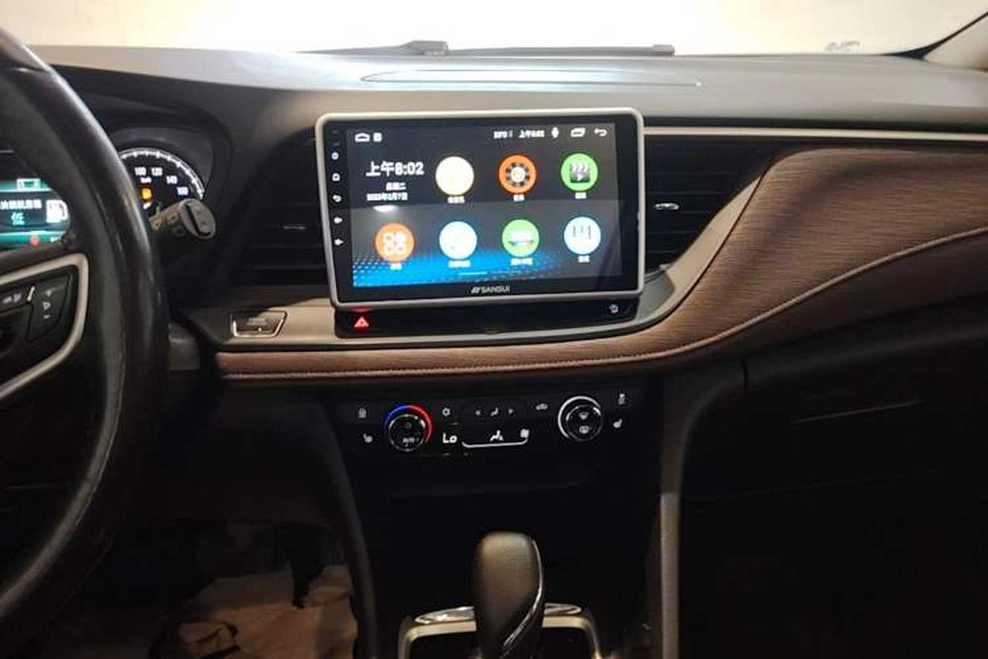 Used Buick GL6 2018 18T 6-Seater Prestige Model Audio And AC Panel