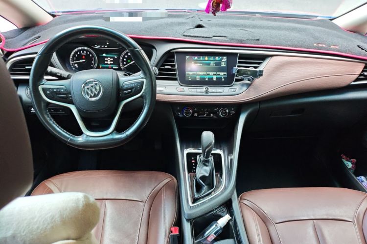 Used Buick GL6 2018 18T 6-Seater Prestige Model Center Console