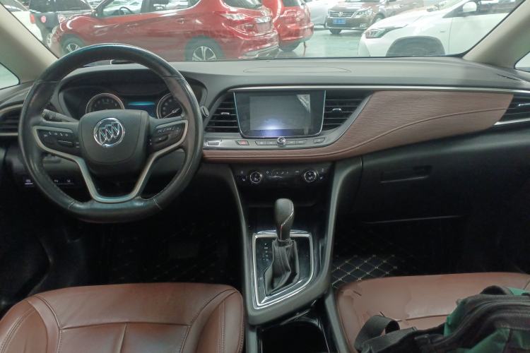 Used Buick GL6 2018 18T 6-Seater Prestige Model Center Console