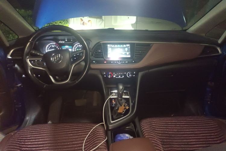 Used Buick GL6 2018 18T 6-Seater Prestige Model Center Console