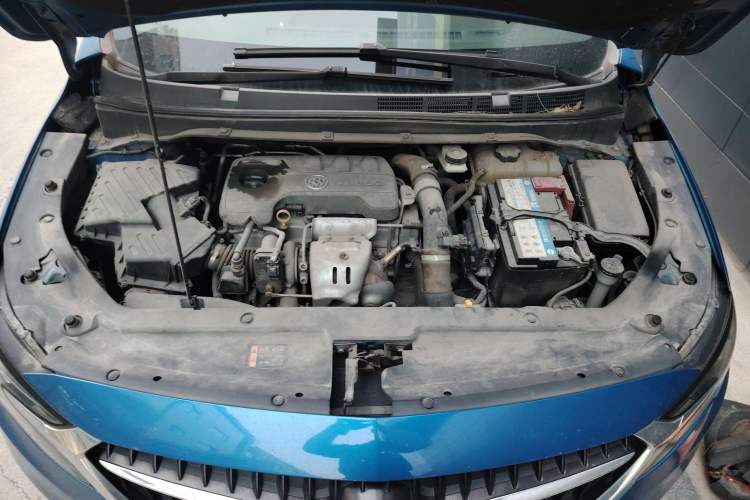 Used Buick GL6 2018 18T 6-Seater Prestige Model Engine Bay